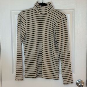 Abercrombie & Fitch Black and Cream Knit Top